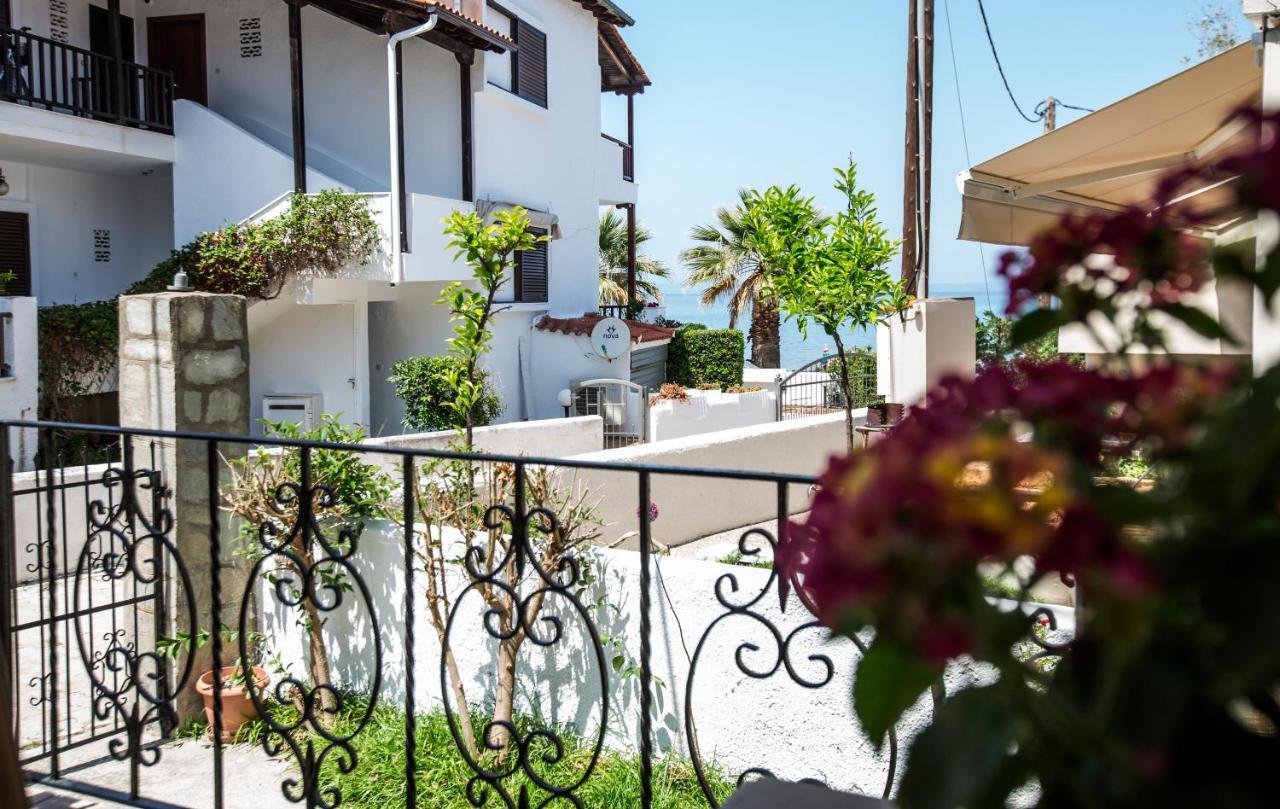 Beachfront deluxe apt. Pefkochori Exterior foto